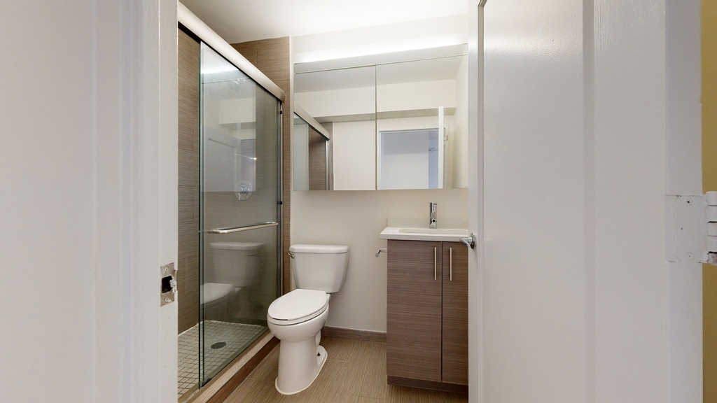 401 E 34th St - Photo 3
