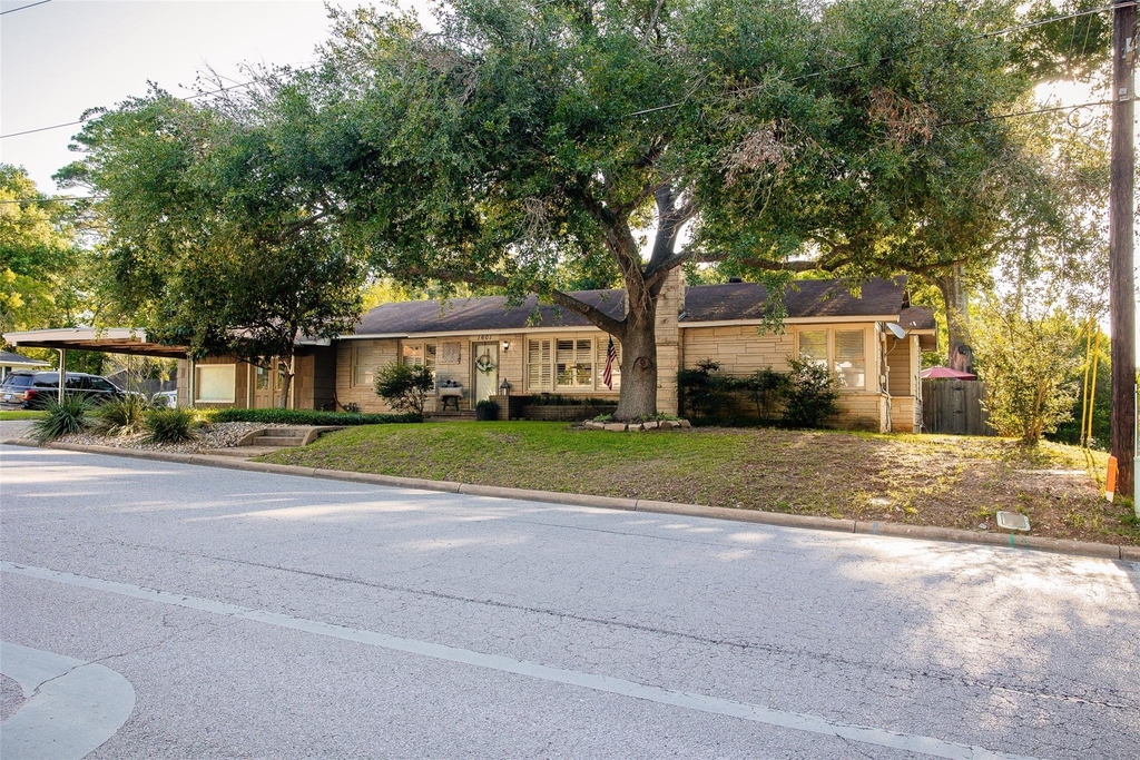 1601 S Chappell Hill Street - Photo 19