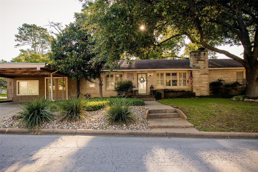 1601 S Chappell Hill Street - Photo 20