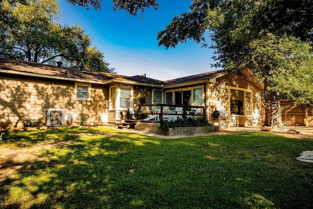 1601 S Chappell Hill Street - Photo 3
