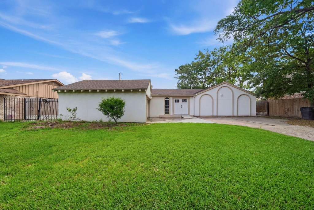 7410 Antoine Drive - Photo 0