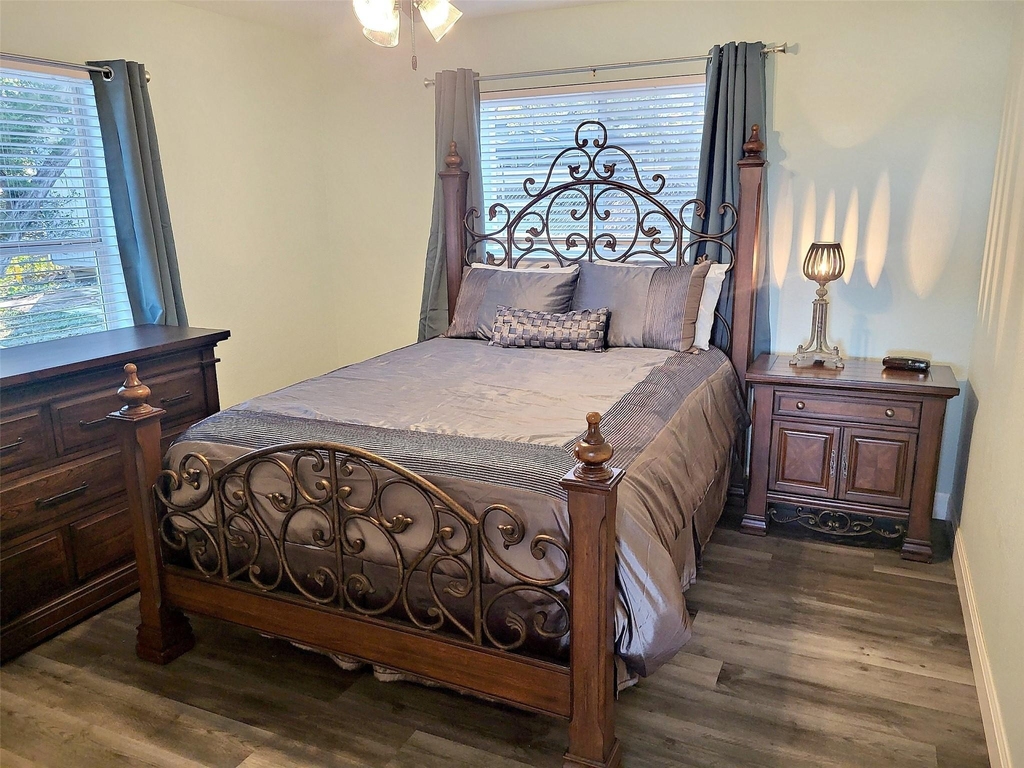 1526 Lakeside Drive W - Photo 11