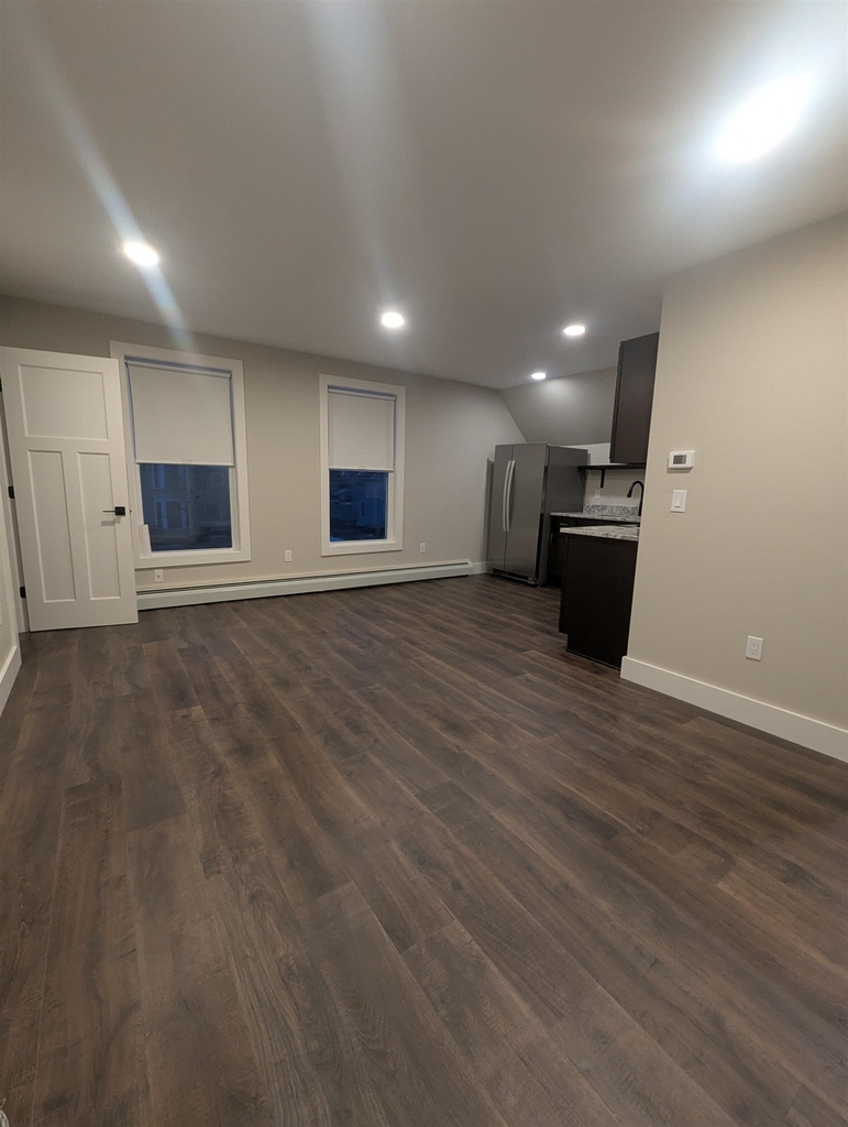 73 Charles - Photo 10