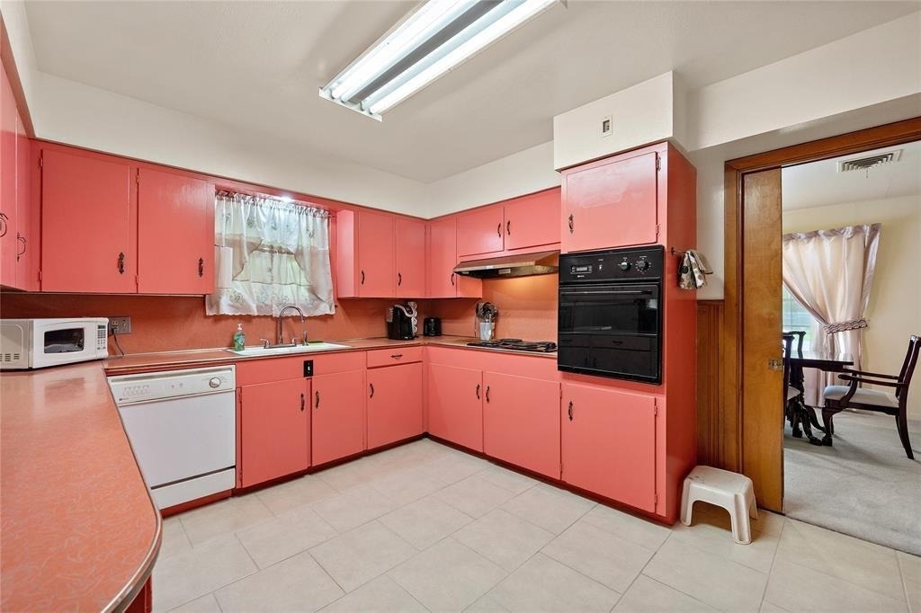 202 Avenue J - Photo 7