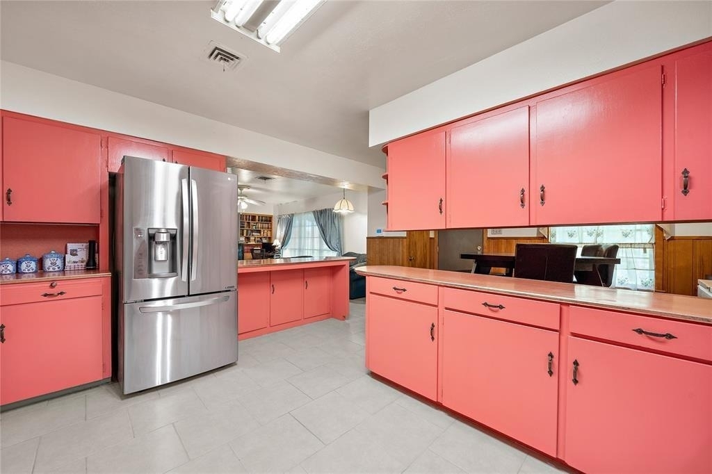 202 Avenue J - Photo 6