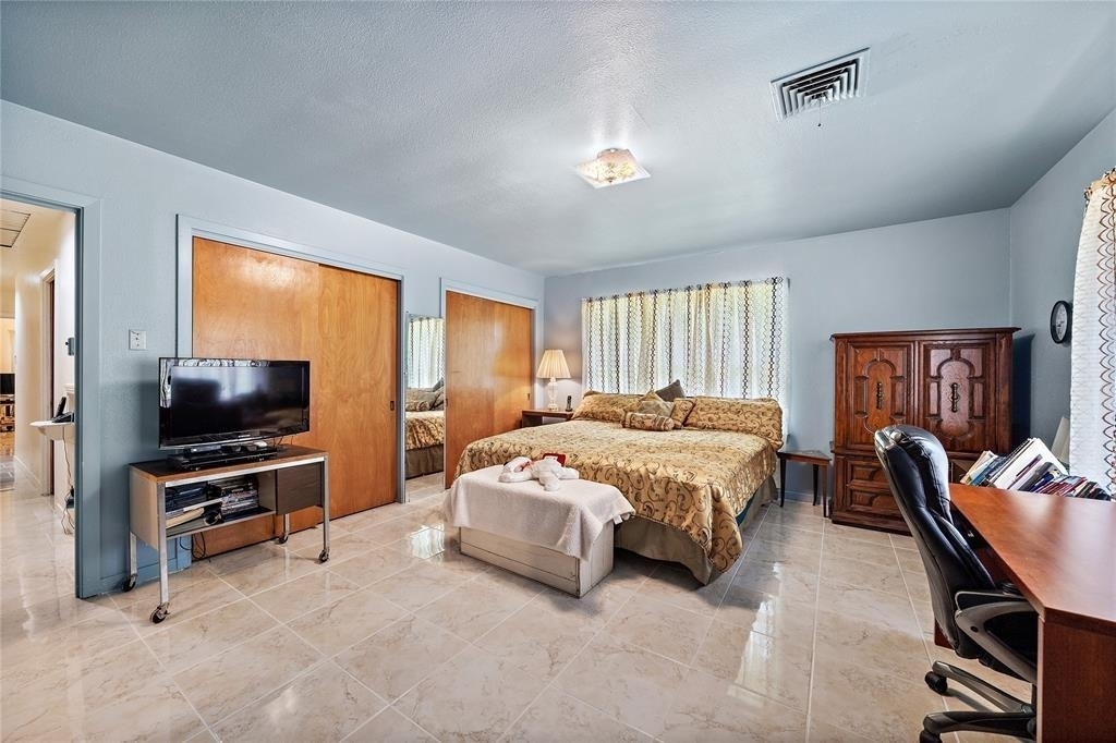 202 Avenue J - Photo 10