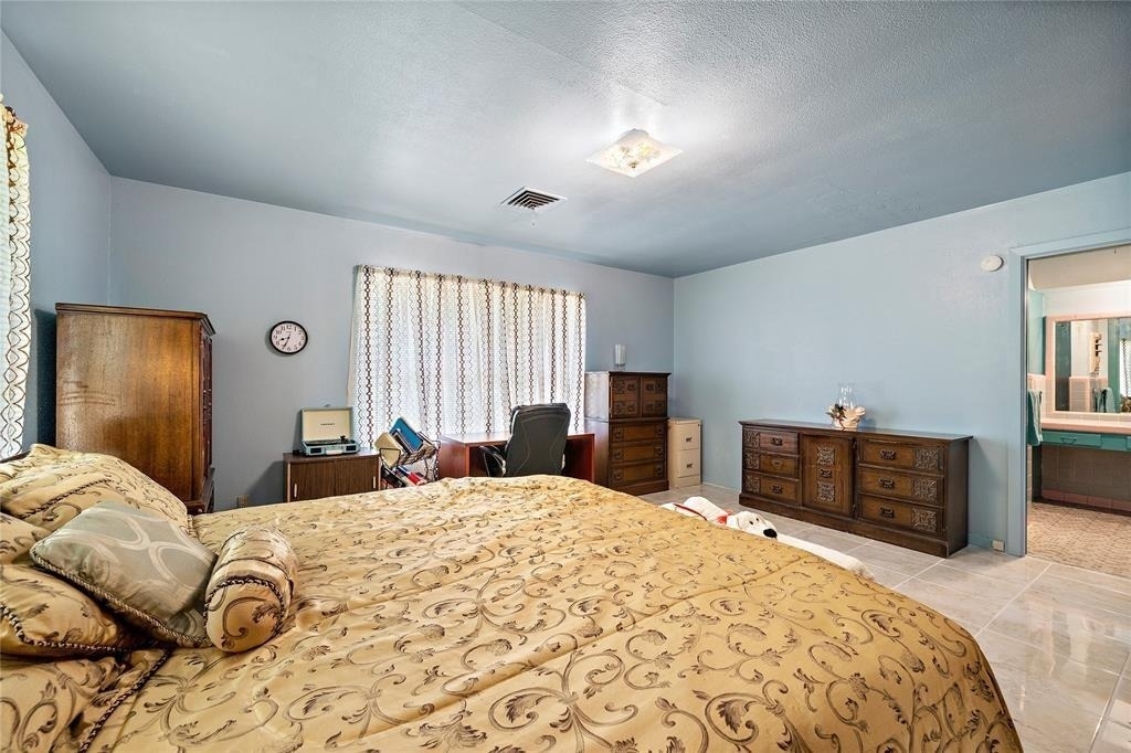 202 Avenue J - Photo 9