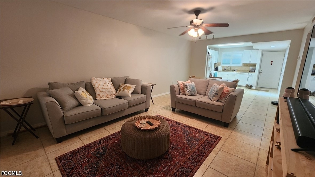 2121 Collier Avenue - Photo 10