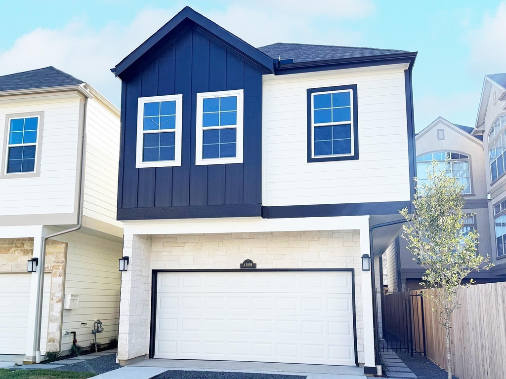 4309 B Dickson Street Street - Photo 0