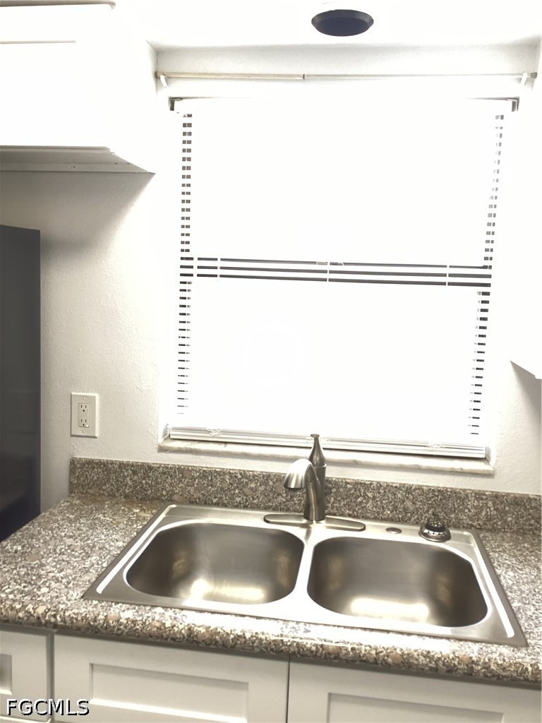 1123 Ne 15th Lane - Photo 4