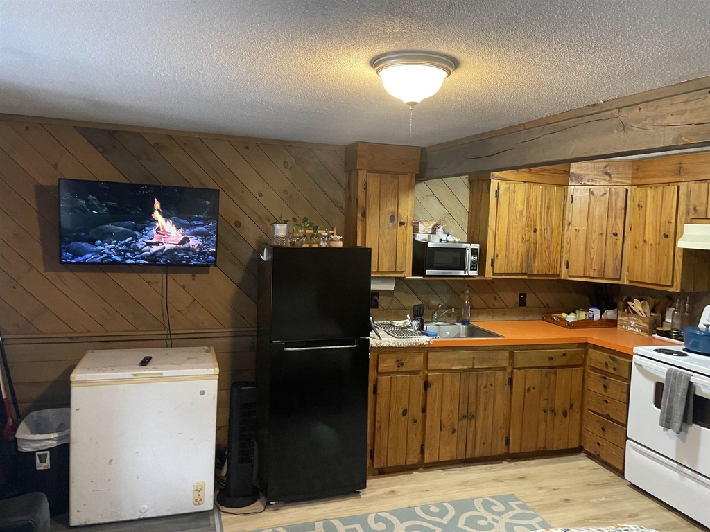 748 Calef - Photo 5