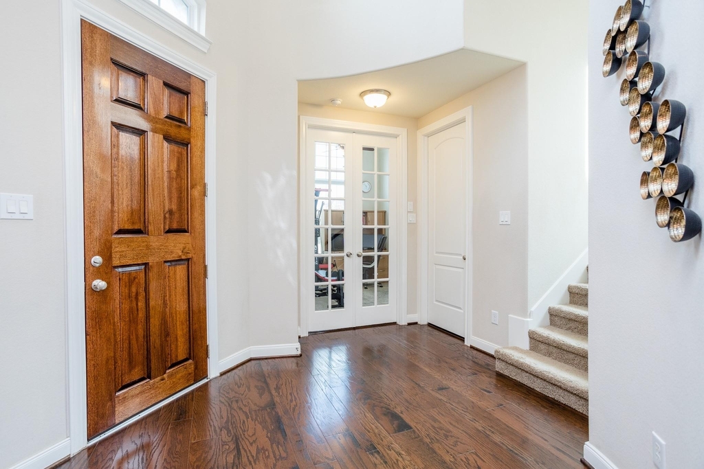 4622 Regal Shadow Lane - Photo 2