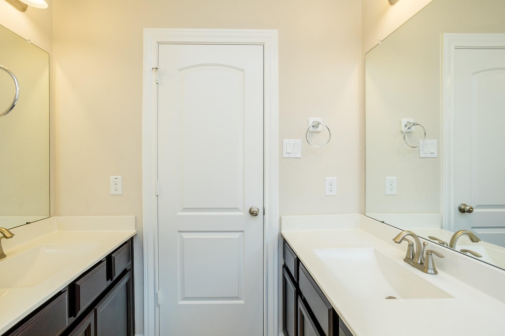 4622 Regal Shadow Lane - Photo 34