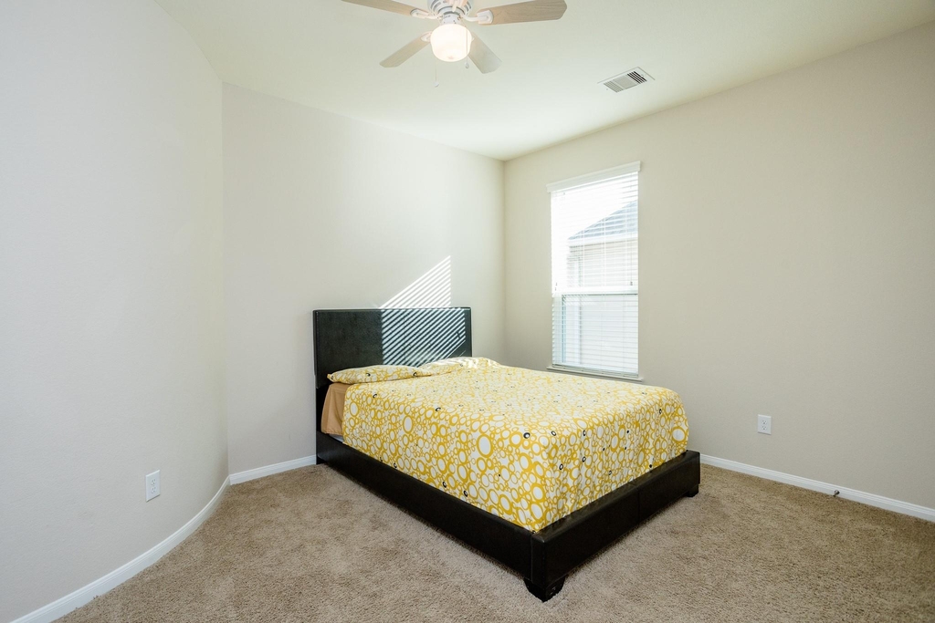 4622 Regal Shadow Lane - Photo 33