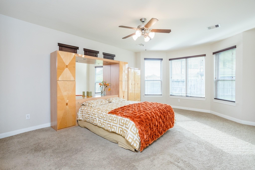 4622 Regal Shadow Lane - Photo 14