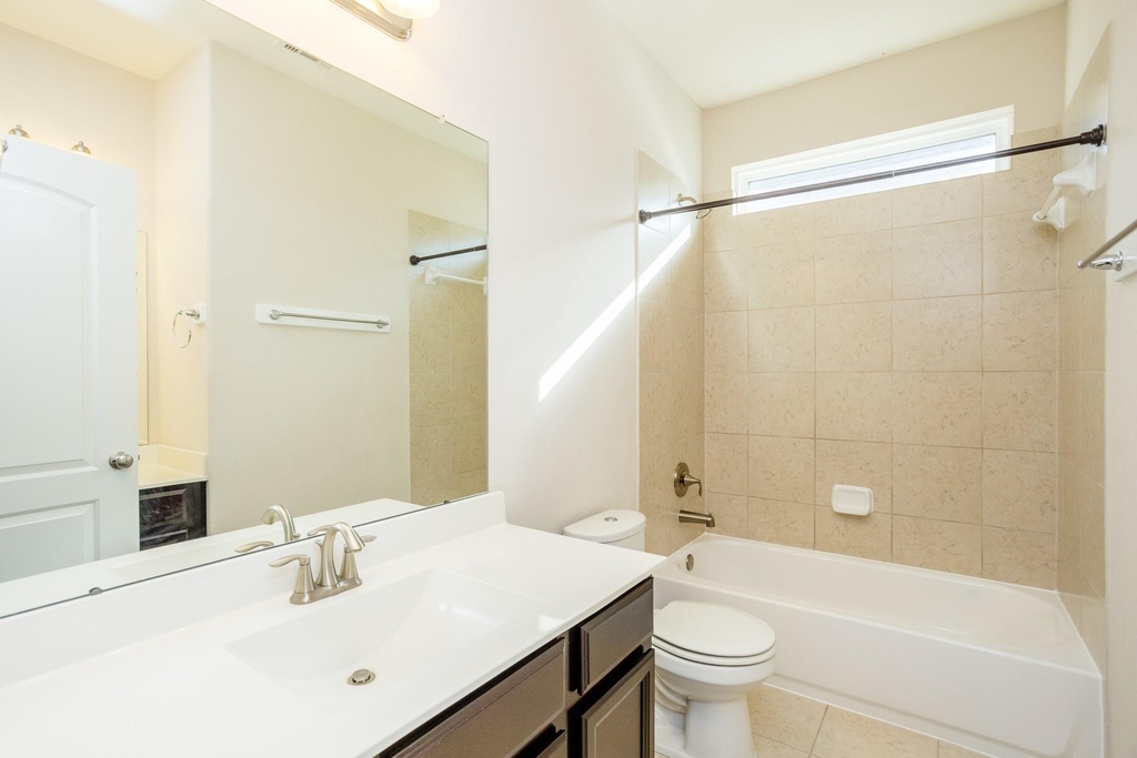 4622 Regal Shadow Lane - Photo 32