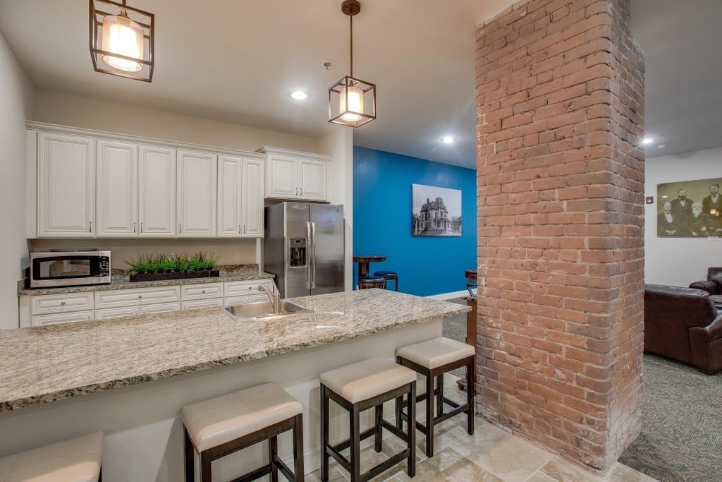216 West - Photo 26