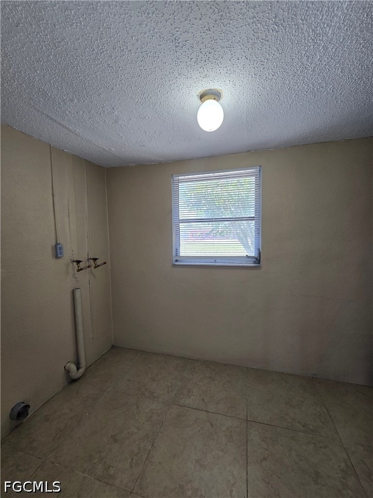 702 Se 47th Street - Photo 12