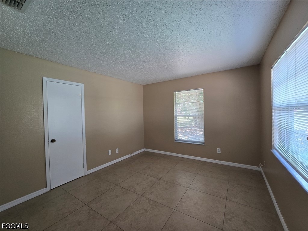 702 Se 47th Street - Photo 19
