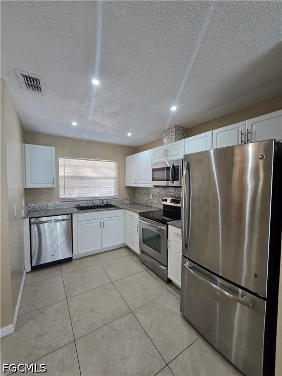 702 Se 47th Street - Photo 1