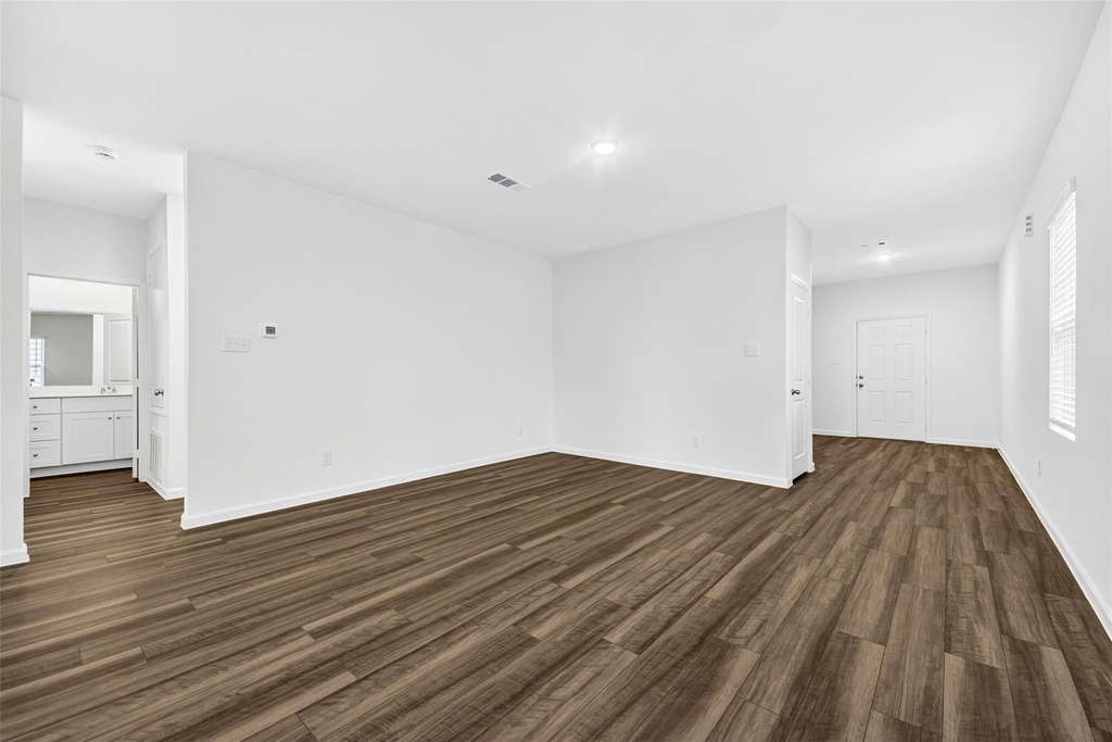 15049 Ronan Drive - Photo 3