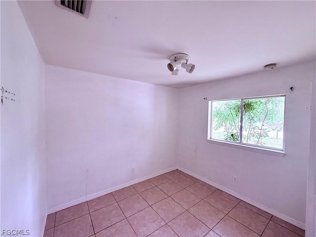 1221 E 12th Street - Photo 13