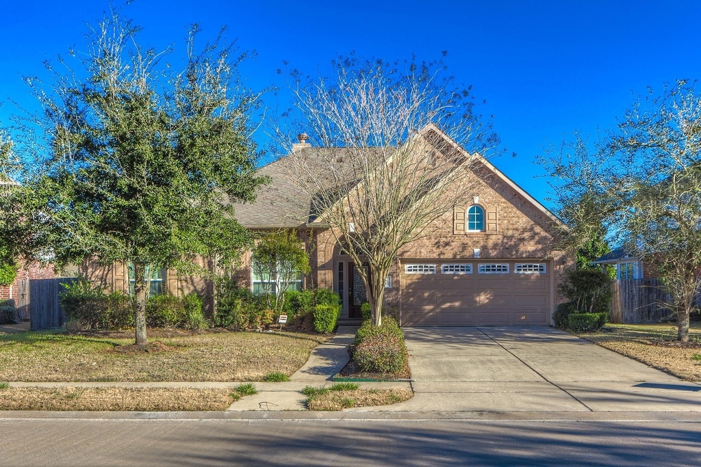 607 Overdell Drive - Photo 0