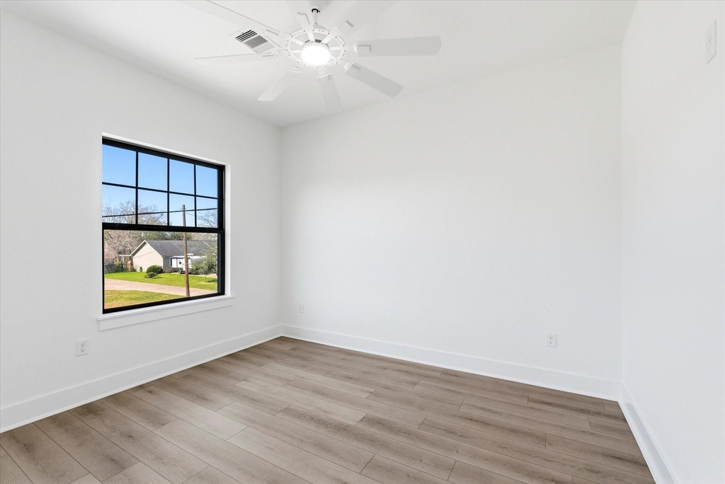 230 S Y Street - Photo 2