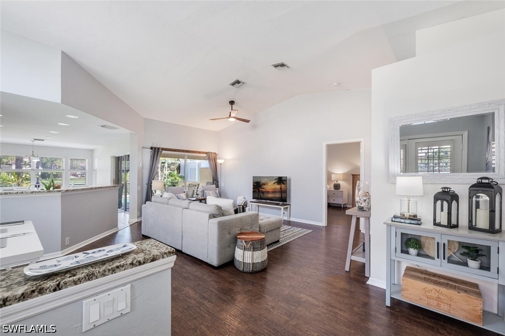 641 Saint Andrews Boulevard - Photo 2