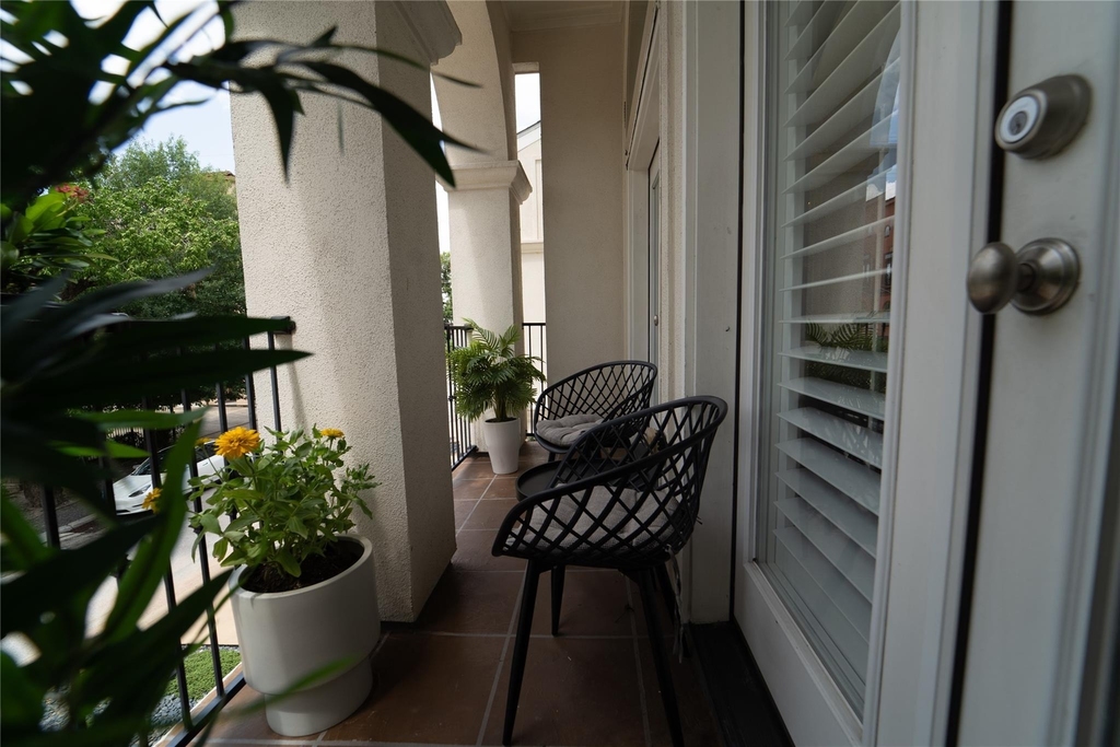 4008 Barnes Street - Photo 6