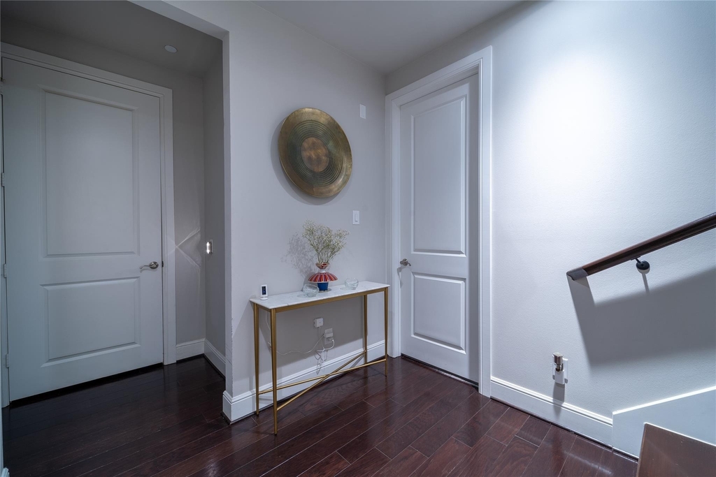 4008 Barnes Street - Photo 2