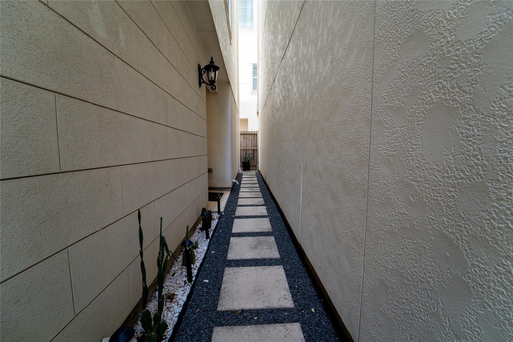 4008 Barnes Street - Photo 44