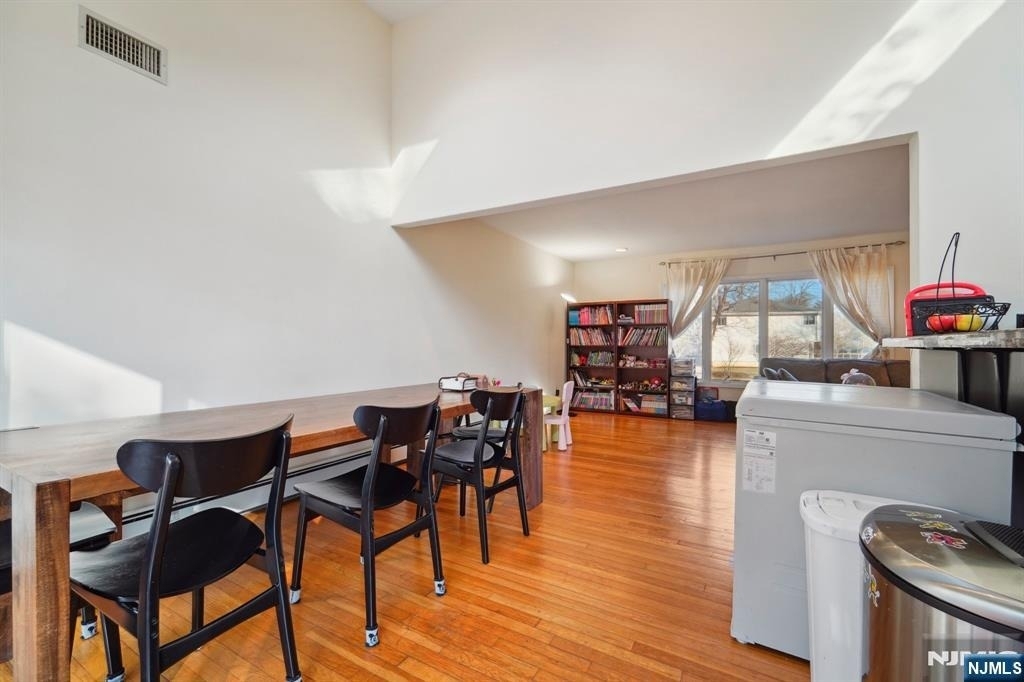 324 Brook - Photo 8