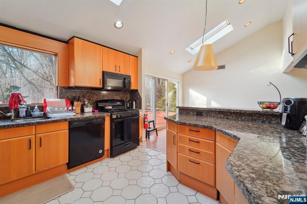 324 Brook - Photo 11