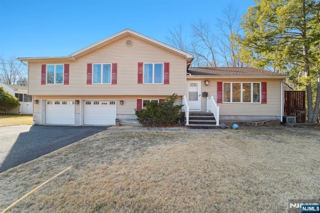 324 Brook - Photo 1