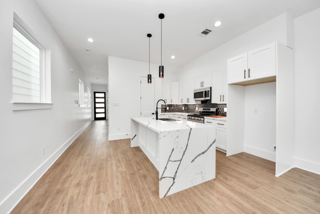 5029 Broom Street - Photo 0