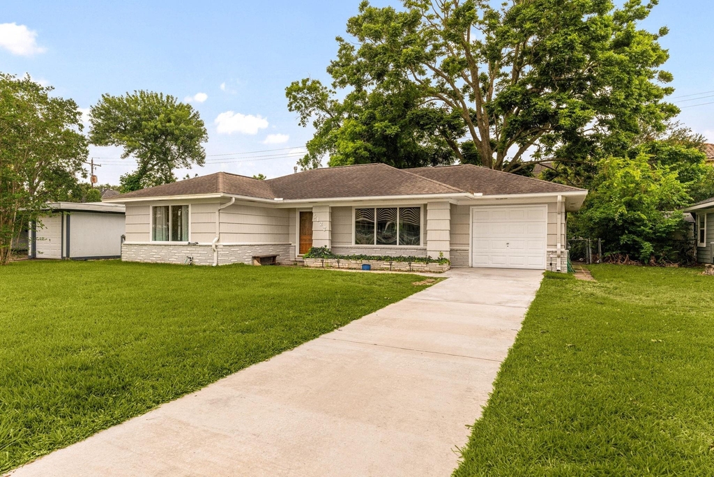 5127 Maple Street - Photo 2
