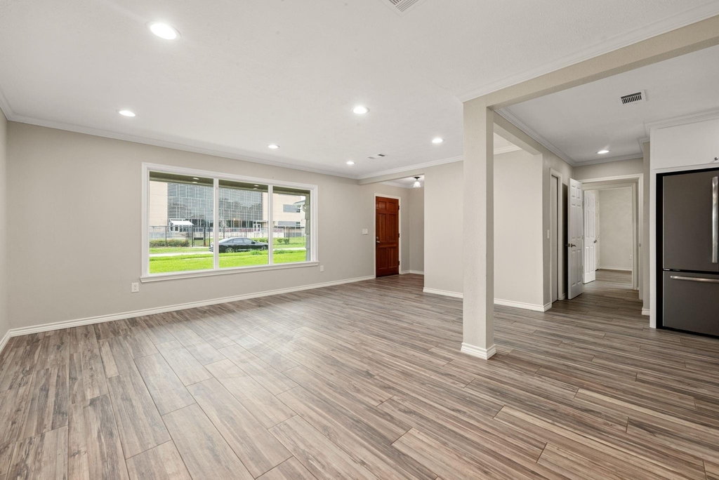 5127 Maple Street - Photo 8