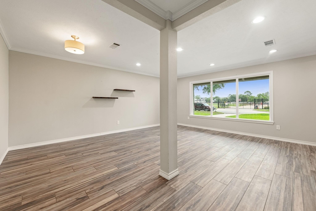 5127 Maple Street - Photo 7