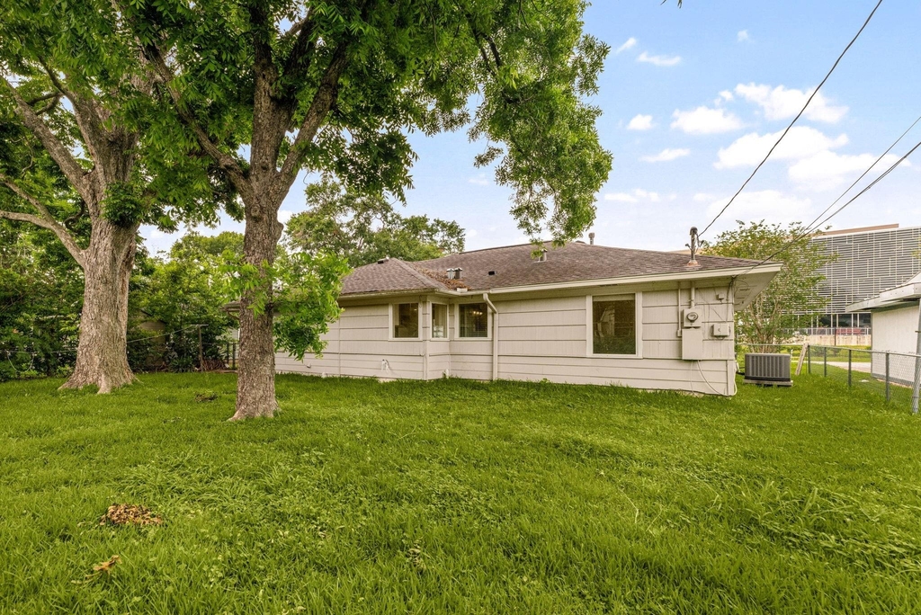 5127 Maple Street - Photo 18