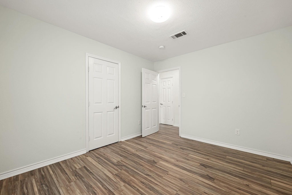 5127 Maple Street - Photo 11