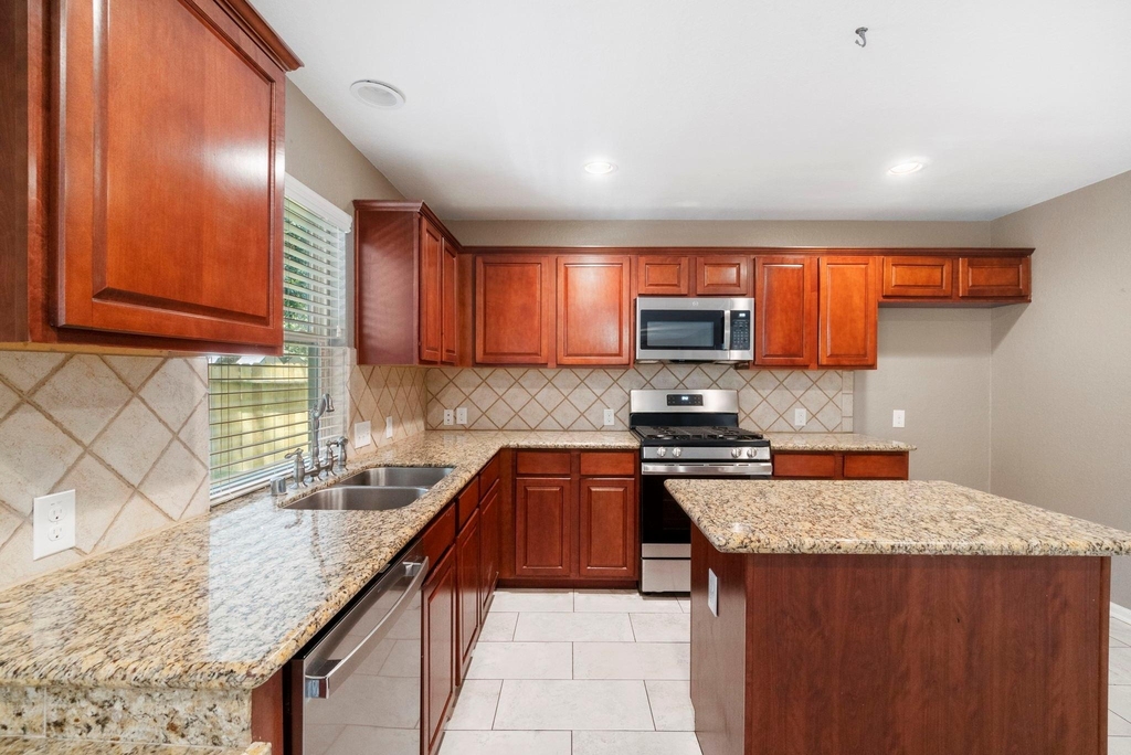 19 Shimmer Pond Place - Photo 15