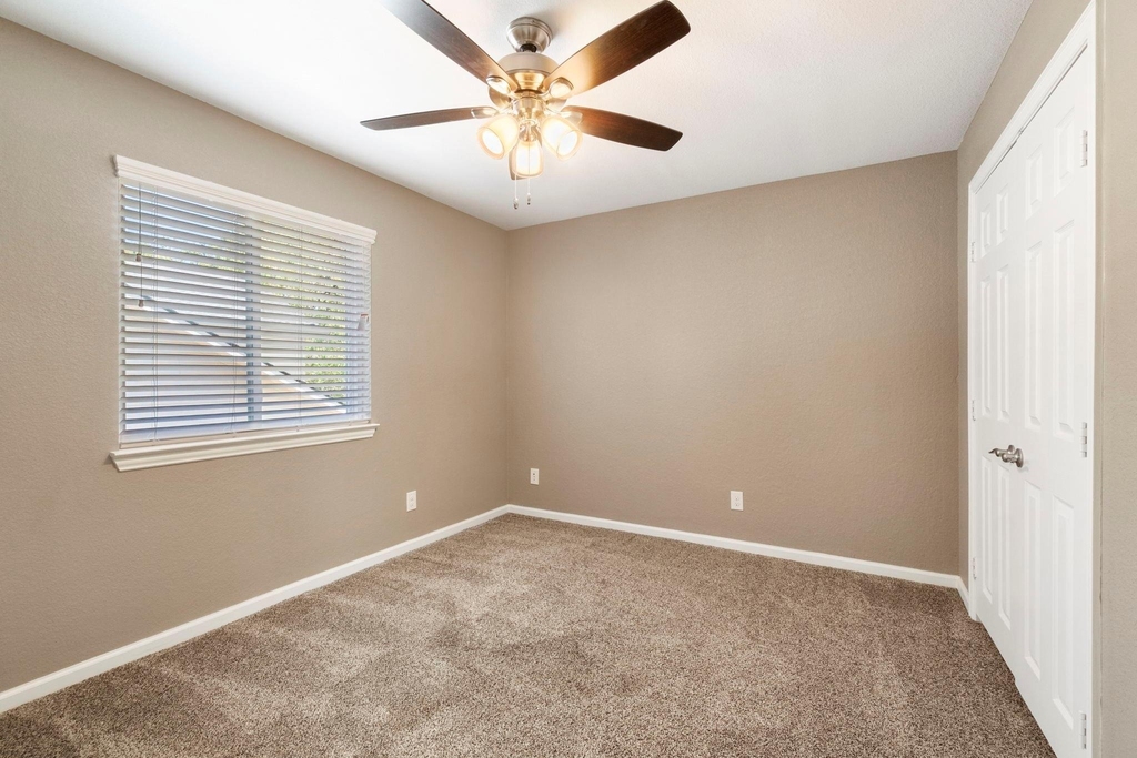 19 Shimmer Pond Place - Photo 27