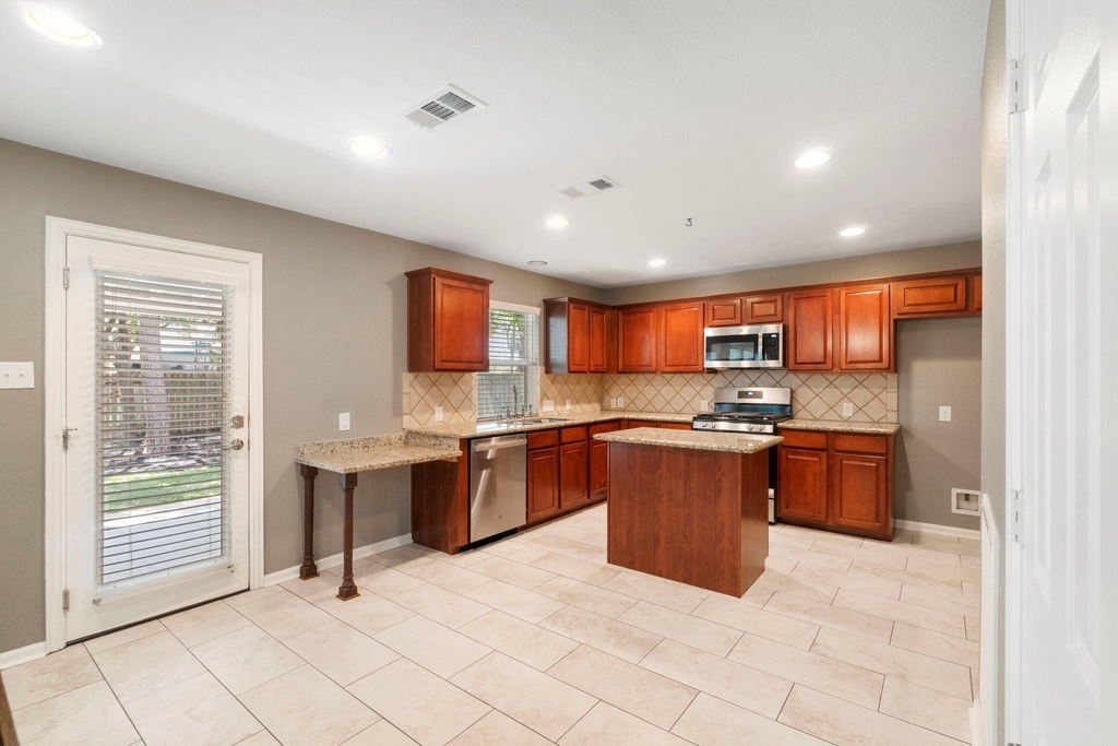 19 Shimmer Pond Place - Photo 17