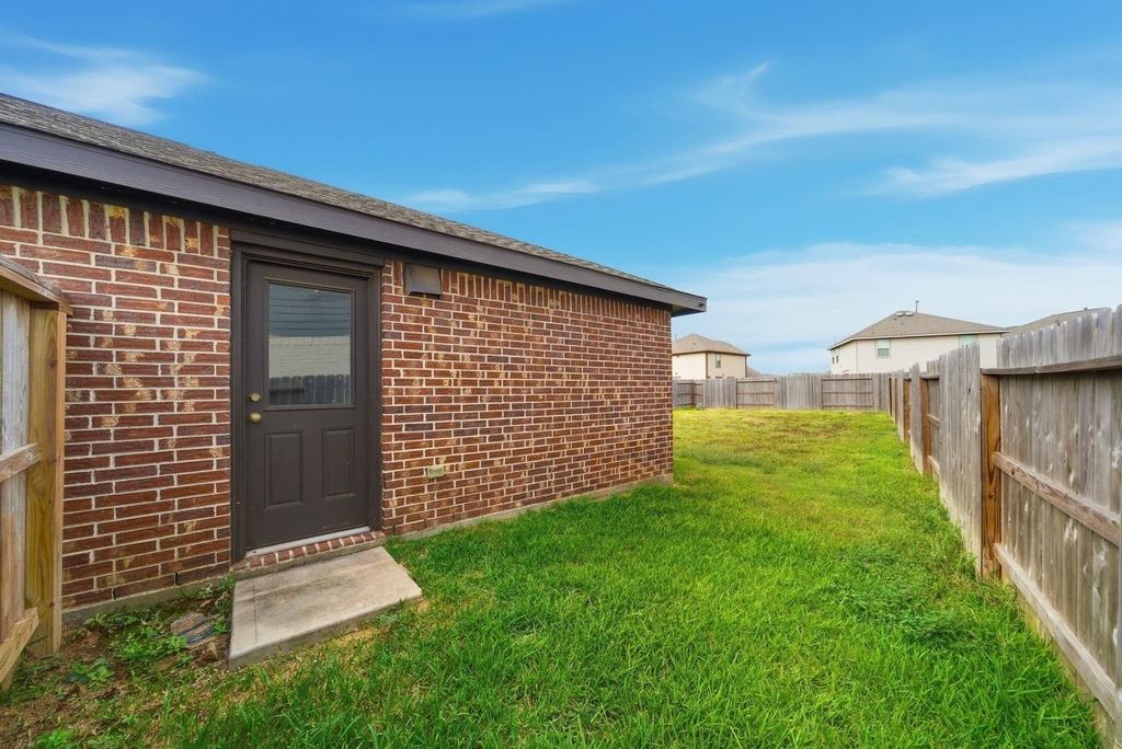 26726 Wilderye Cove Lane - Photo 11