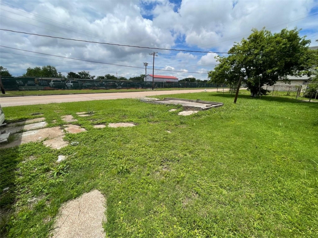 501 14th Street - Photo 2
