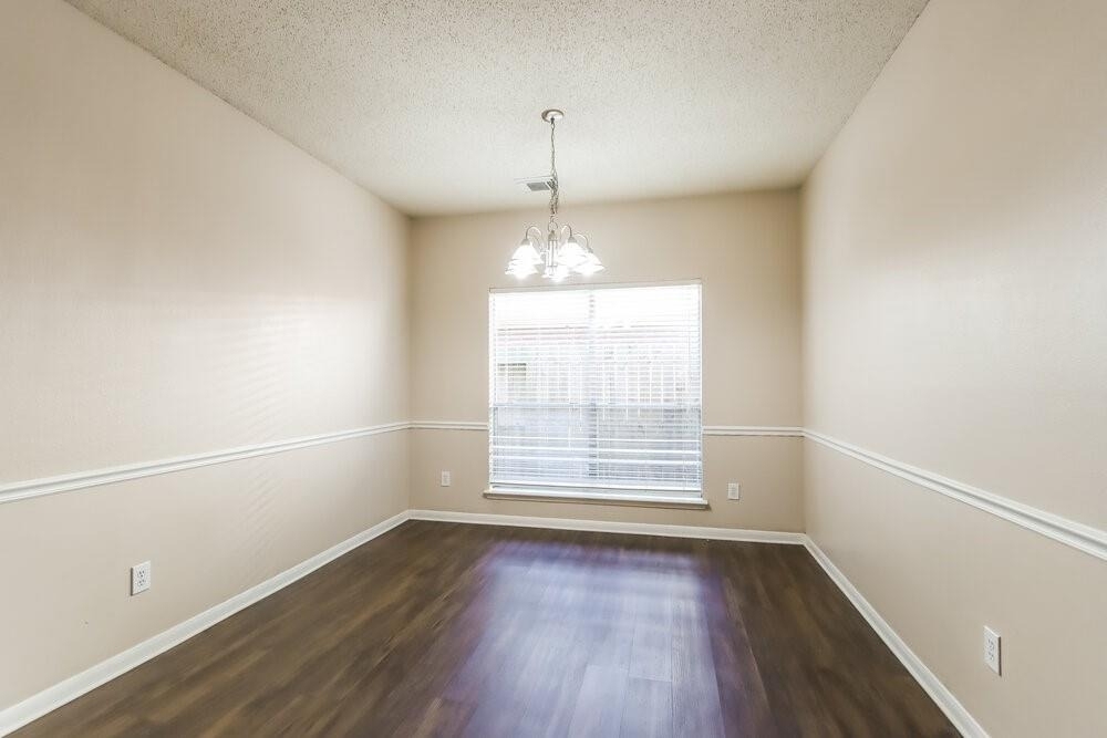7131 Maple Walk Drive - Photo 4