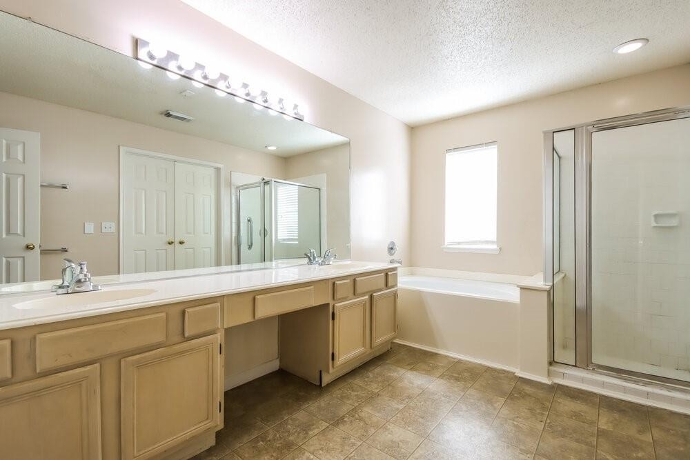 7131 Maple Walk Drive - Photo 9