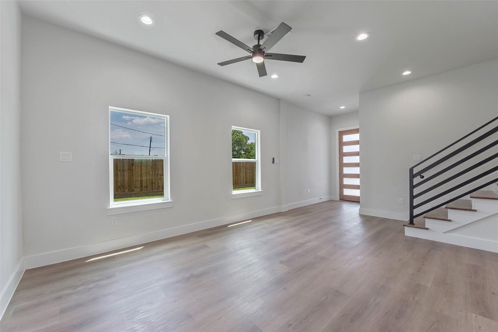 9309 Jutland Road - Photo 4