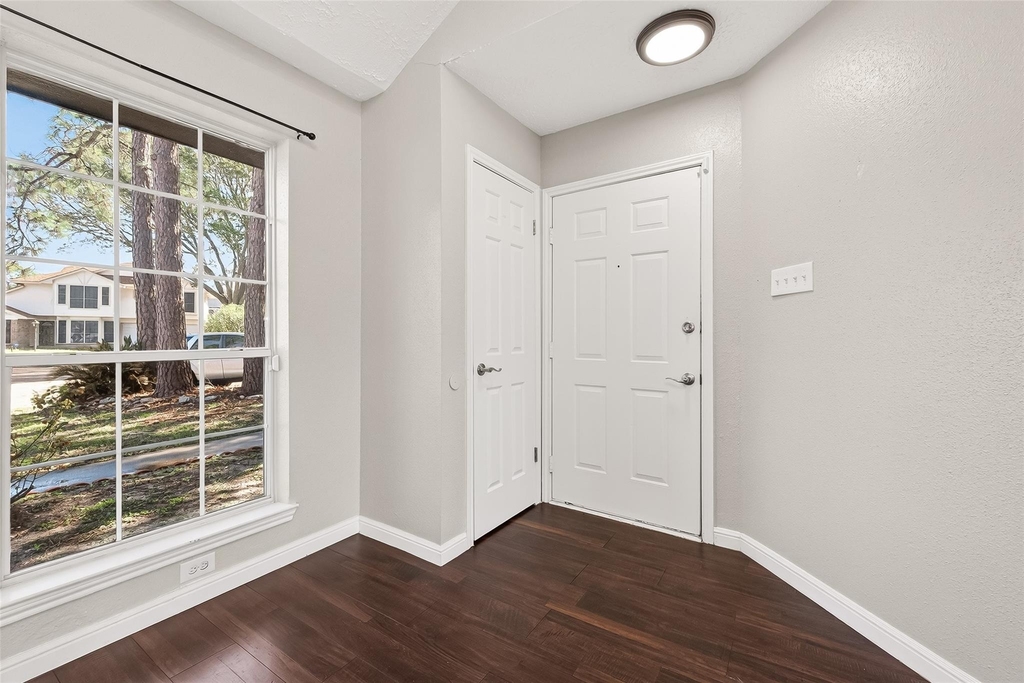 1507 Windys Way - Photo 4